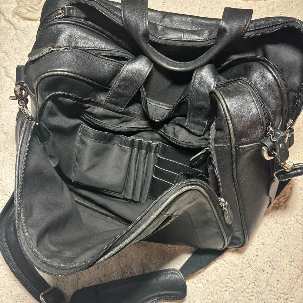 $499 Charles Tyrwhitt Grain‎ Leather Messenger Black Bag Solid Adjustable Strap